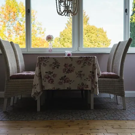 Villa Rosa - Sky Detmold Buitenkant foto